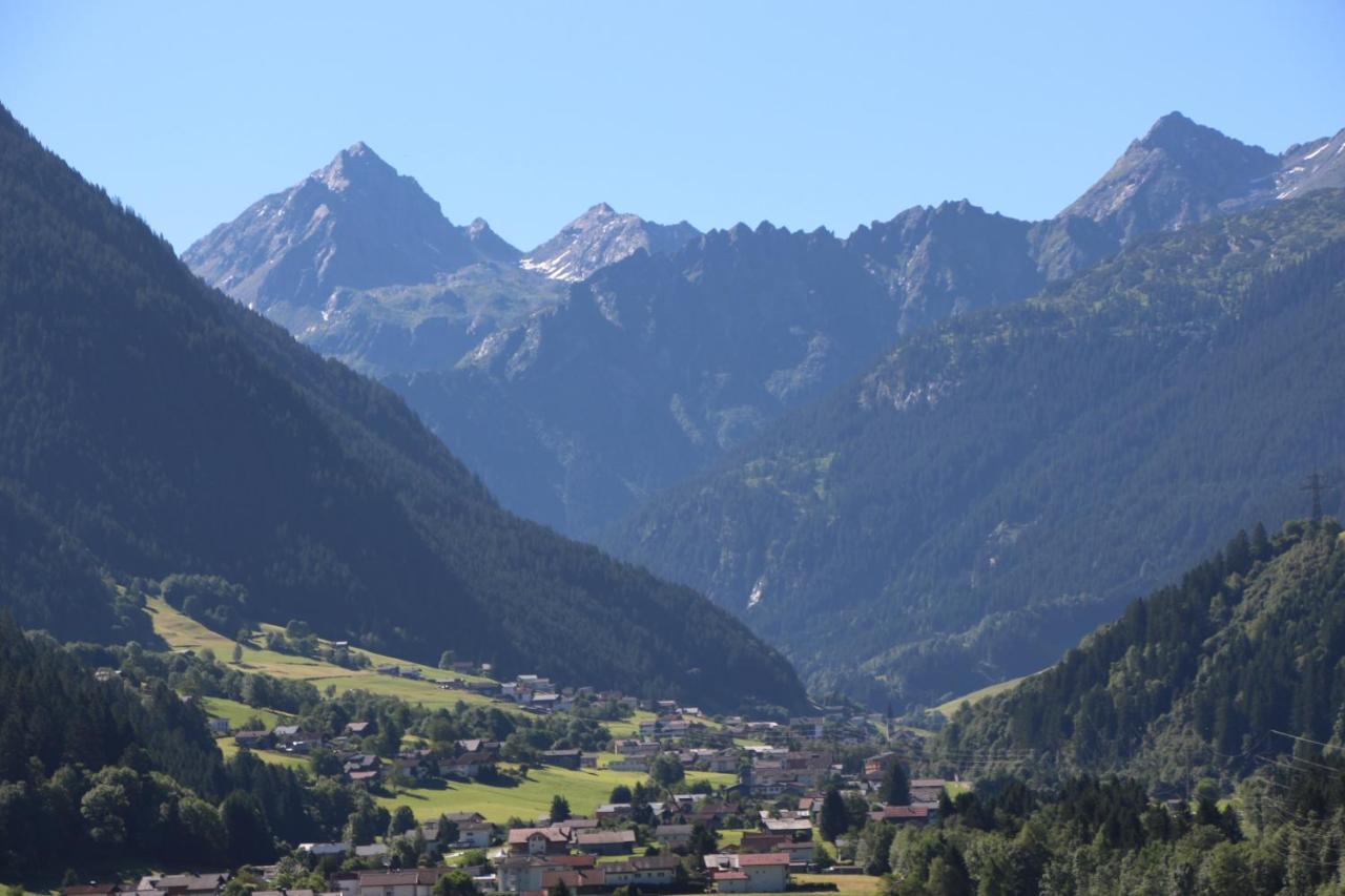 Haus Danna Apartman Sankt Gallenkirch Kültér fotó